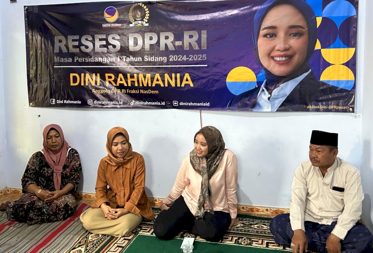 Hj Dini Rahmania saat reses di Probolinggo/Ist
