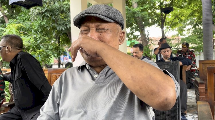 Mantan Walikota Probolinggo H.M Buchori meneteskan air mata saat Kota Probolinggo akan kembali sesuai citranya/Ist