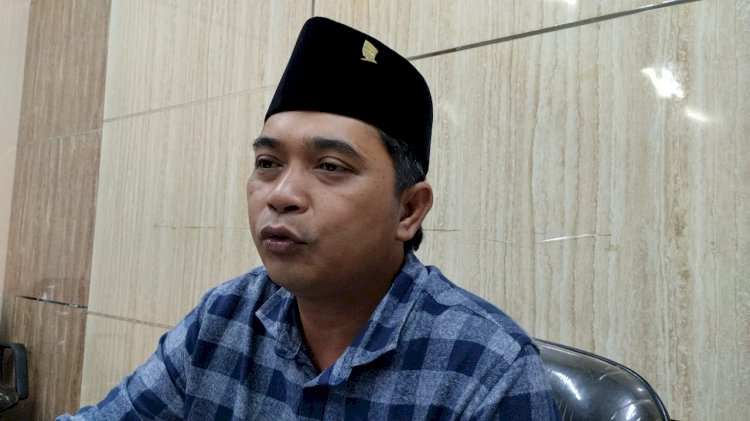 Anggota Komisi B, Candra Ary Fiyanto, saat memberikan keterangan pers di ruang komisi B DPRD Jember/RMOLJatim