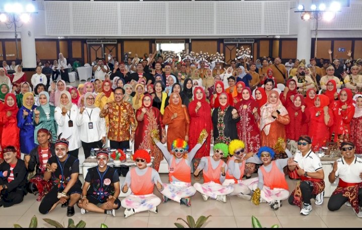 Pemkot Surabaya dan DWP dan PKK memperingati Hari Ibu/ist