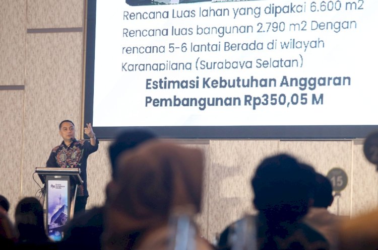 Wali Kota Eri memberikan paparan di hadapan ratusan pengusaha se-Jawa Timur/ist