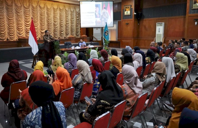 Wamendagri memberi pengarahan ke pejabat Pemkot Surabaya/RMOLJatim