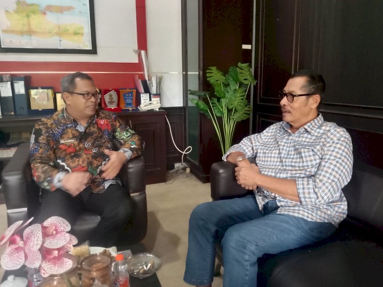 Kepala Bidang Penataan Pemberdayaan Kanwil ATR/BPN Jatim, Muhammad Arifin Siregar bersama Cawabup Jember Terpilih, Djoko Susanto 