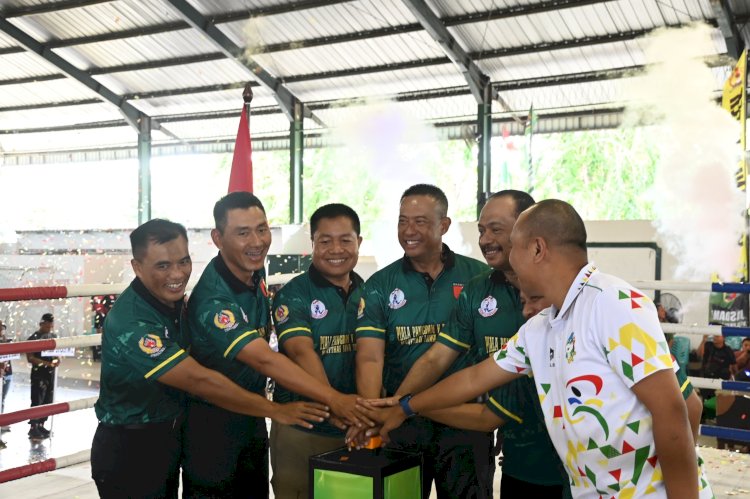 Kasdam V/Brawijaya meresmikan Kejurprov Muaythai Piala Pangdam V/Brawijaya/ist
