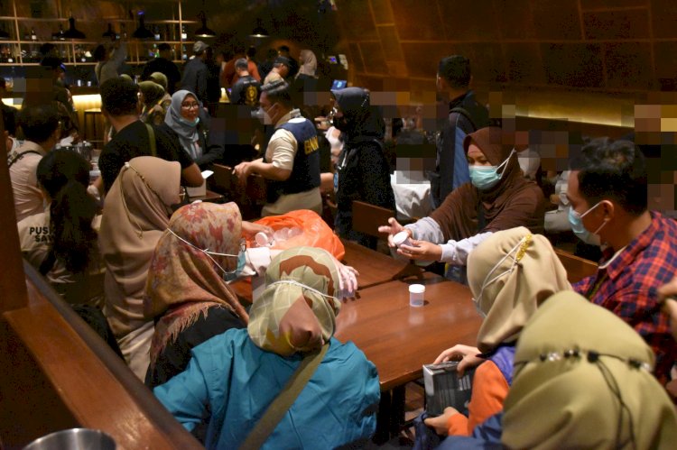 Teks foto: Pemkot Surabaya bersama BNN dan petugas gabungan sidak RHU/ist