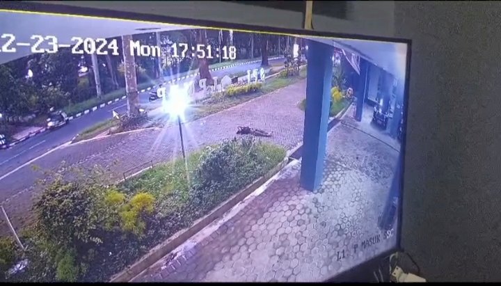 Korban tertangkap rekaman CCTV ditemukan di halaman C Rish Unej/Ist