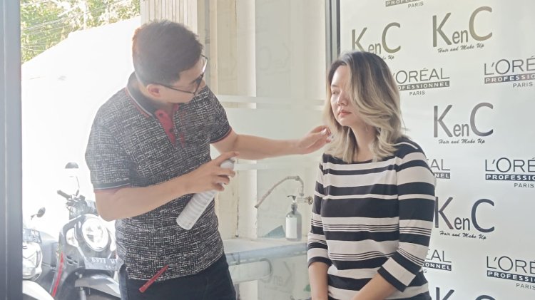 salah satu pelanggan salon kecantikan / ist 