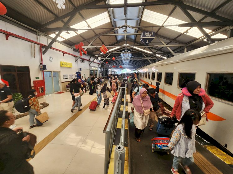 Suasana di Stasiun Surabaya/ist