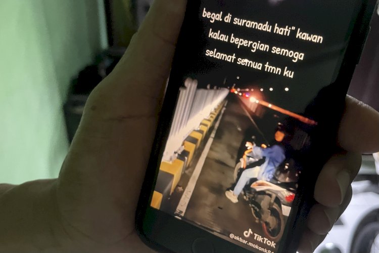 Teks foto: video dan informasi melalui pesan singkat adanya dugaan pembegalan di Jembatan Suramadu/RMOLJatim
