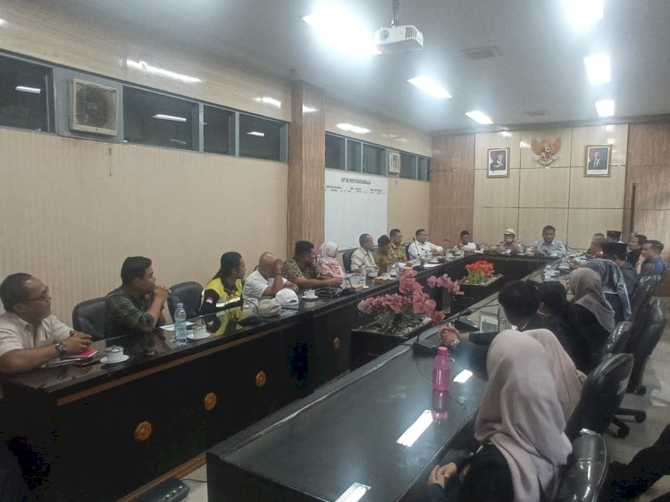 Hearing Dinas PRKPCK, kontraktor dan konsultan dengan Komisi A DPRD Jember, dipimpin ketua Komisi A, Budi Wicaksono/RMOLJatim