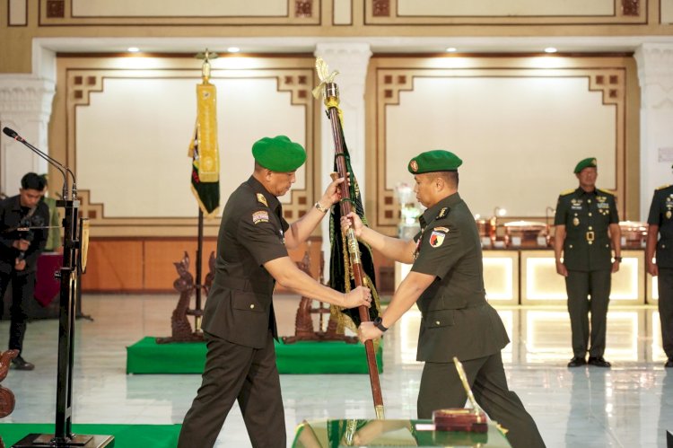 Danrem 081/DSJ menysrahkan jabatan ke Pangdam V/Brawijaya/ist