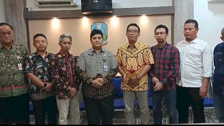Anggota Komisi C DPRD kabupaten Jember, Bersama Kadishub, Kadis PU Bina Marga Dan Sumberdaya Air, bersama kepala UPT PJJ Dinas PU provinsi Jatim Aryo Yudhanto Wijokongko/Ist