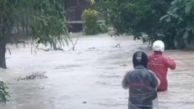 banjir kiriman/ ist 