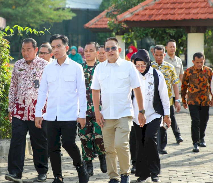Pj Gubernur Adhy dan Wapres Gibran saat di SMANOR/Ist