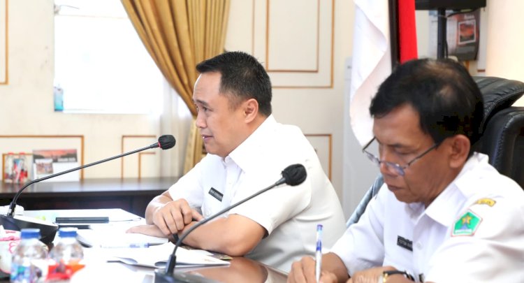 Pj Wali Kota Malang, Iwan Kurniawan S.T, MM saat memberikan arahan dalam Rakor/Ist