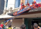 Teknisi AC di Surabaya Tersengat Listrik, Nyaris Lengket hingga Tertolong Warga