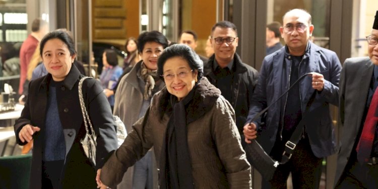 Megawati Soekarnoputri didampingi Puan Maharani, M Rizky Pratama, Ahmad Basarah, dan Connie Rahakundini Bakrie saat tiba di Roma/Ist
