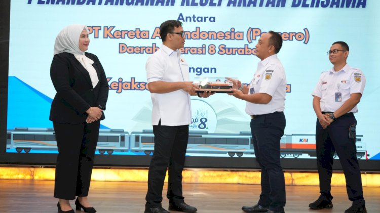 KAI Daop 8 Surabaya Tandatangani Kerja Sama dengan Kejari Surabaya