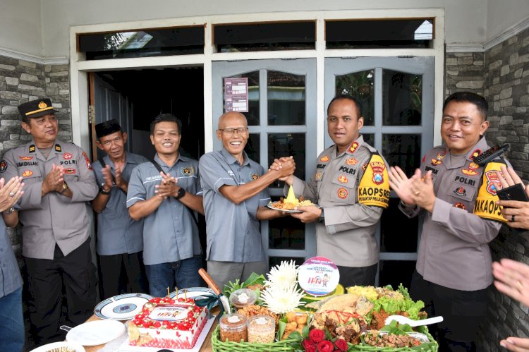 Keterangan foto : Kapolres Madiun Kota Kunjungi Sekretariat PWI Madiun Raya/ist.