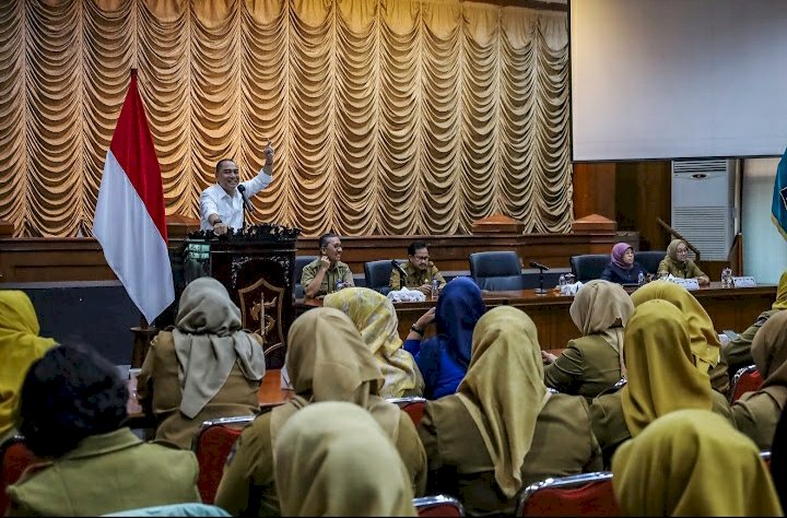 Wali Kota Eri mengumpulkan Camat hingga Kepala PD/RMOLJatim