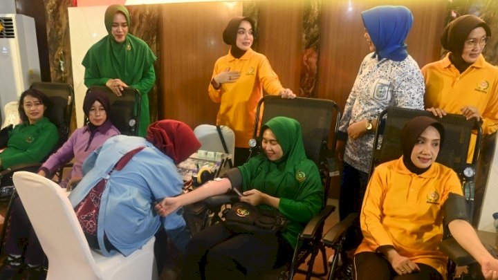 Teks foto: Bakti sosial donor darah/ist