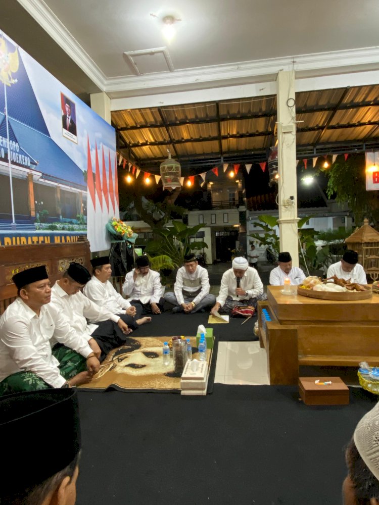 Pengusaha bdan Ulama saat doa bersama di Pendopo Mojopurno/RMOLJATIM