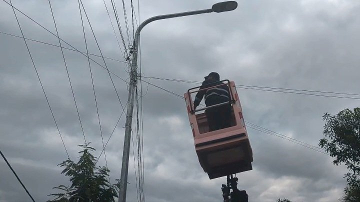 Penertiban jaringan FO telekomunikasi di Kabupaten Madiun/ist