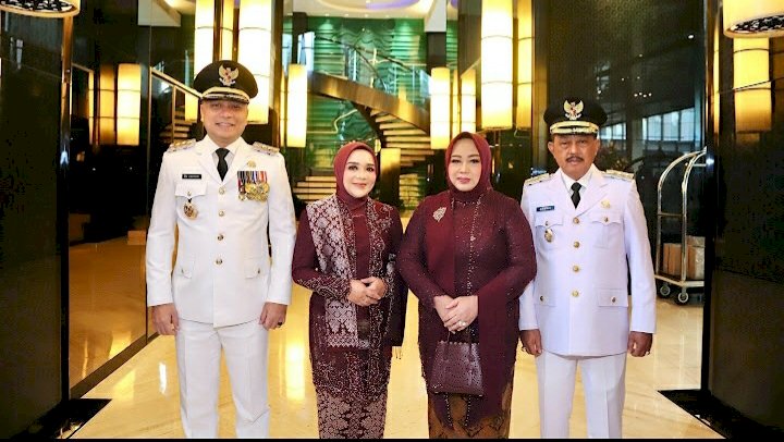 Eri Cahyadi bersama Armuji didampingi para istri/ist
