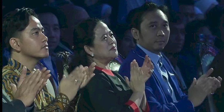 Wakil Presiden Gibran Rakabuming Raka dan Ketua DPP PDIP Puan Maharani (tengah) hadiri kongres VI Partai Demokrat di Hotel Ritz Carlton Jakarta, Selasa 25 Februari 2025/RMOL