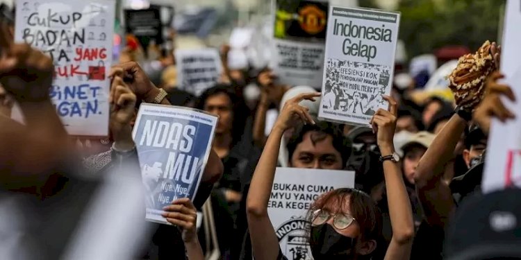 Ilustrasi demonstrasi mahasiswa yang mengangkat tema "Indonesia Gelap"./Jawa Pos