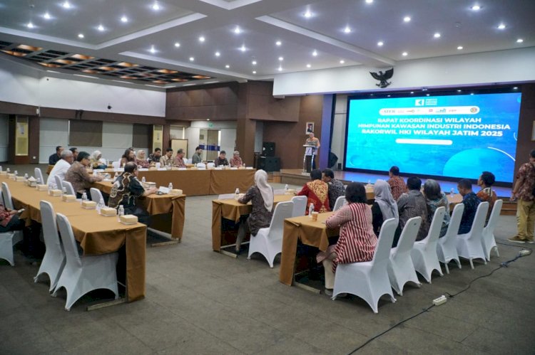 Rapat Koordinasi Wilayah (Rakowil) Himpunan Kawasan Industri (HKI) Jawa Timur, yang diselenggarakan di Hall Basroni Rizal, Wisma SIER pada, Jumat (28/2/2025).