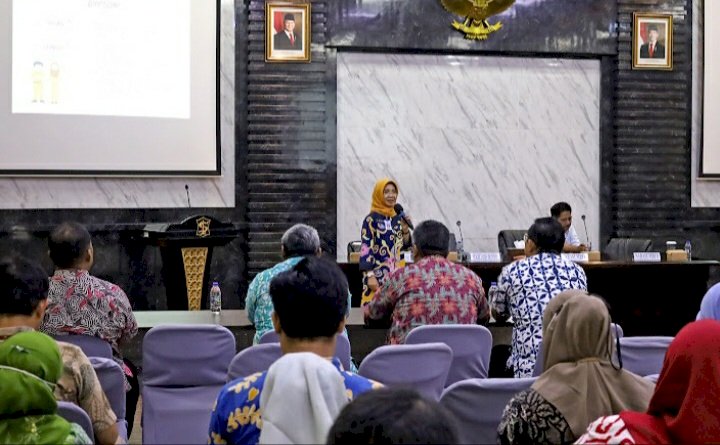 Mamik Suparmi memperkenalkan Aplikasi SiJaka kepada jajaran ASN/RMOLJatim