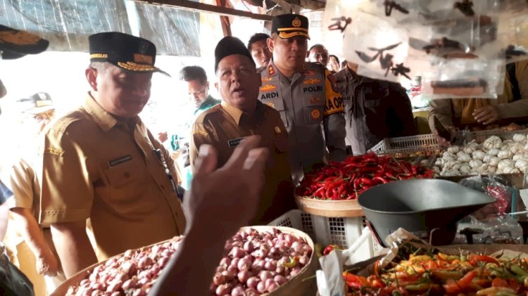 Wakil Bupati Jombang Salmanudin Yazid saat meninjau Pasar Pon/ist