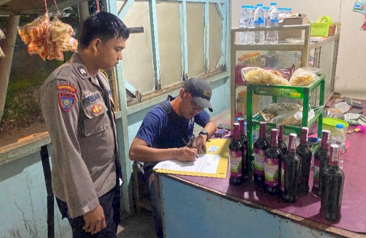 Polisi menyisir warung di Situbondo/Ist
