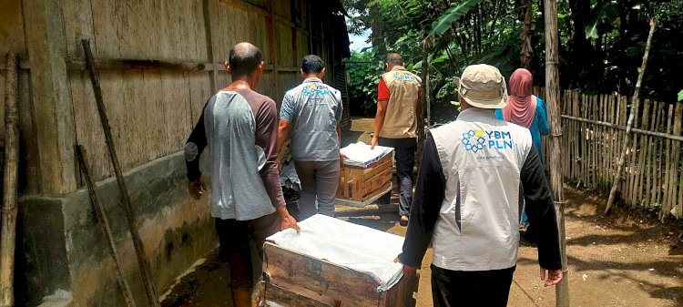 PLN Kediri beri bantuan untuk usaha peternakan di Blitar 