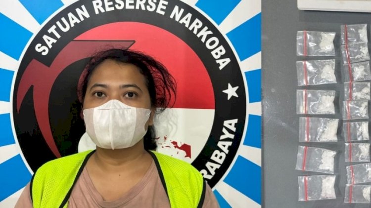 DAC terangkap sat narkoba POlrestabes Surabaya/ ist 