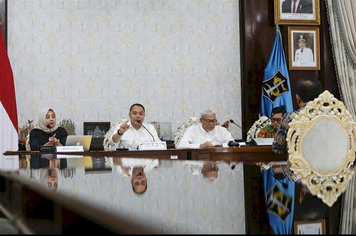 Wali Kota Eri memaparkan inovasi pejabat struktural Pemkot Surabaya/RMOLJatim
