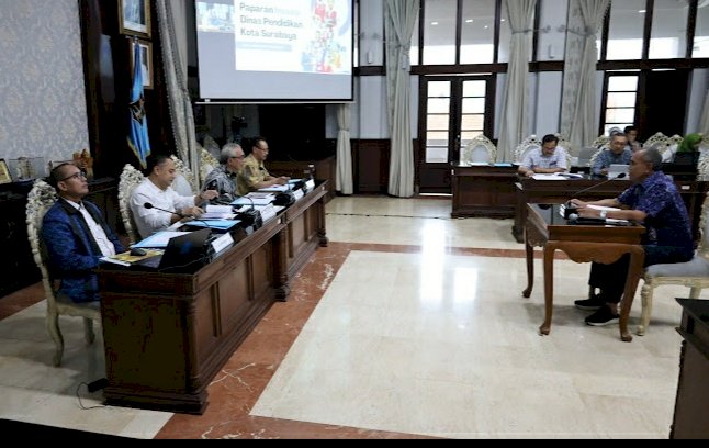 Teks foto: Yusuf Masruh paparan visi-misi inovasi pembangunan di ruang sidang wali kota/RMOLJatim