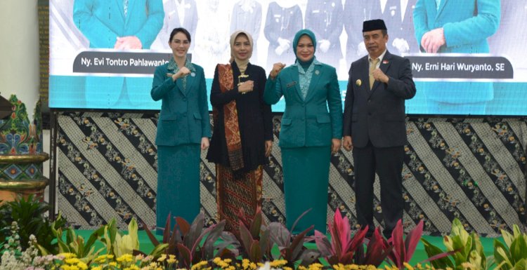 Arumi Bachsin saat menghadiri sertijab ketua TP PKK Kabupaten Madiun/ist