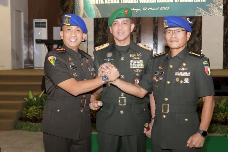 Teks foto: Dua Pamen Kodam V/Brawijaya diisi oleh pejabat baru/ist      