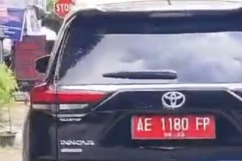 Mobil dinas plat merah wilayah Madiun yang mati pajak/Ist