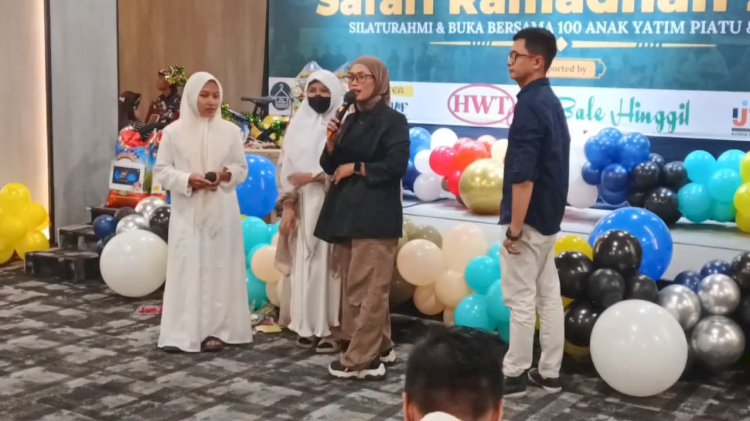 Komunitas di Surabaya buka bersama anak yatim 