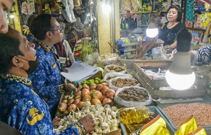 Sidak Pengawasan Harga Pangan Jelang Lebaran 2025/RMOLJatim
