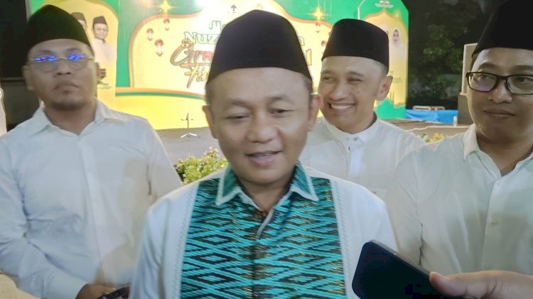 Ketua DPD Golkar Jatim Sarmuji saat peringatan Nuzulul Quran di kantor DPD Golkar Jatim/ist