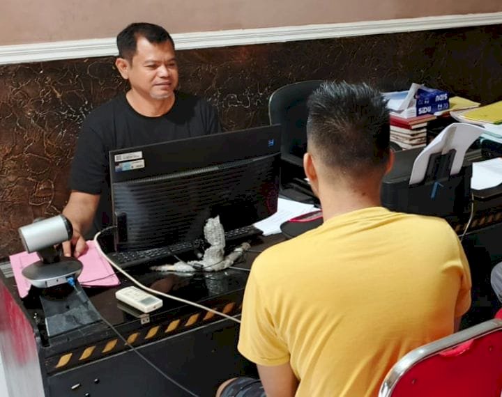Foto; Kanit Reskrim Polsek Mayang, Ipda Eko saat meminta keterangan terduga pelaku.   
