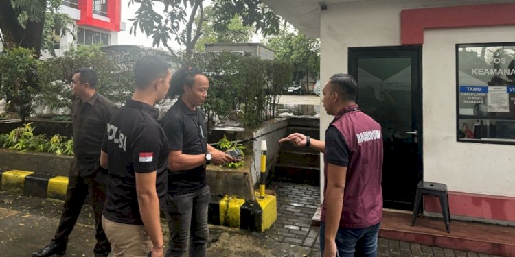Penyidik Direktorat Tindak Pidana Umum Bareskrim Polri melakukan penyelidikan soal dugaan teror potongan kepala babi dan bangkai tikus di Kantor Tempo, Jalan Palmerah Barat, Kebayoran Lama, Jakarta Selatan/Ist