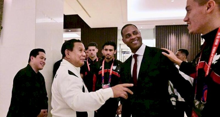 Presiden Prabowo Subianto mengunjungi Timnas Indonesia di Hotel Fairmont Jakarta pada Selasa malam, 25 Maret 2025/Sekretariat Presiden RI