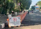 Parkir Liar Membandel, Dishub Kota Probolinggo Beri Pagar Pembatas di Depan Area Mie Gacoan Suroyo