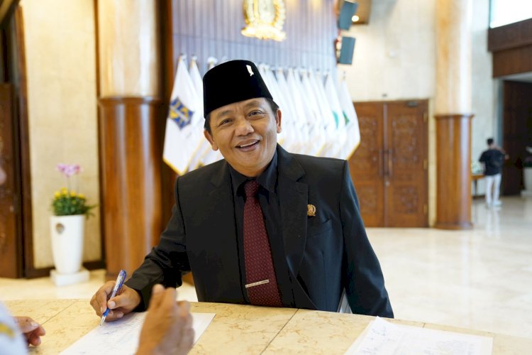 Juru bicara Fraksi PDIP DPRD Jawa Timur Guntur Wahono