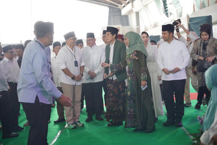 Para pelaku usaha dan BUMD halal bihalal bersama Gubernur Khofifah 